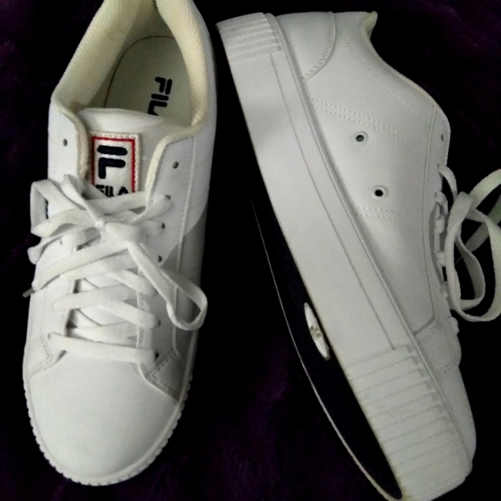 Gym shoes